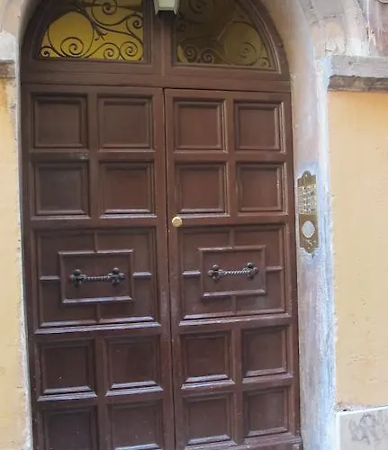 In Piazza Отель типа "постель и завтрак" 4*